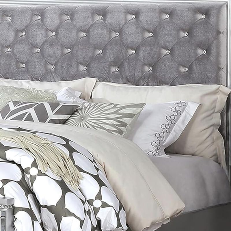 3-Piece Queen Bedroom Set &ndash; Silver Finish Bed & Matching Nightstand image number 6