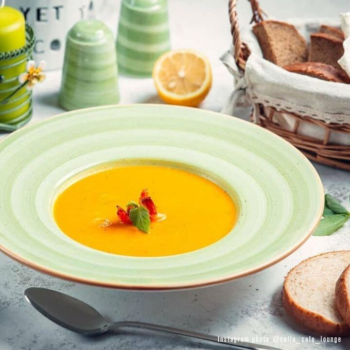 Therapy dia.11" h:2.5" 14 oz. Round Green Porcelain Bowl (Set of 2)