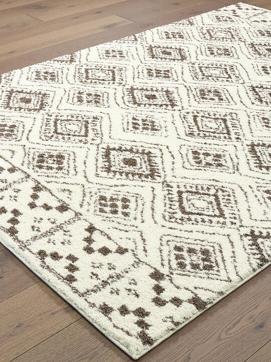 Verona 2'3" x 7'6" Ivory Rug