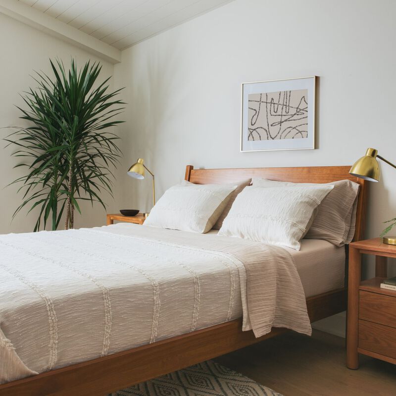 White Fringe Bedspread & Sham Set.. image number 3