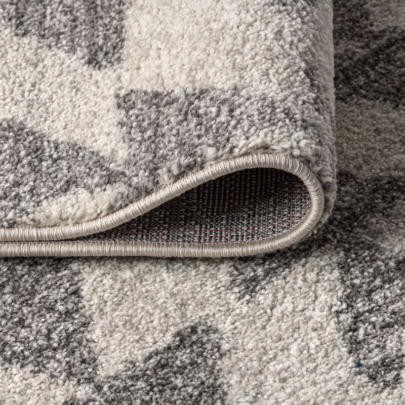 Aisha Moroccan Triangle Geometric