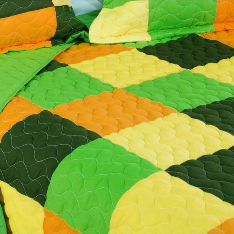 Full Queen Mild Winter 3 Piece Patchwork Quilt Set with Vermicelli Quilting image number 3