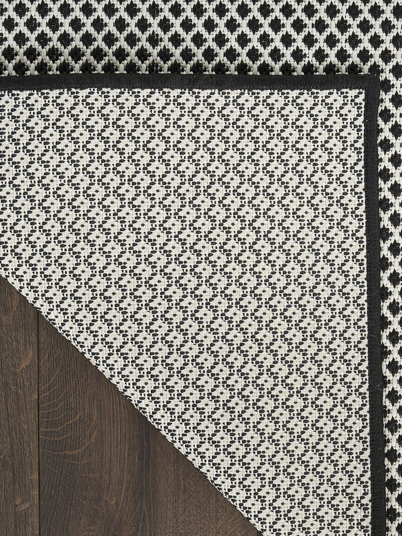 Courtyard COU01 Black/White 8' x 10' Rug