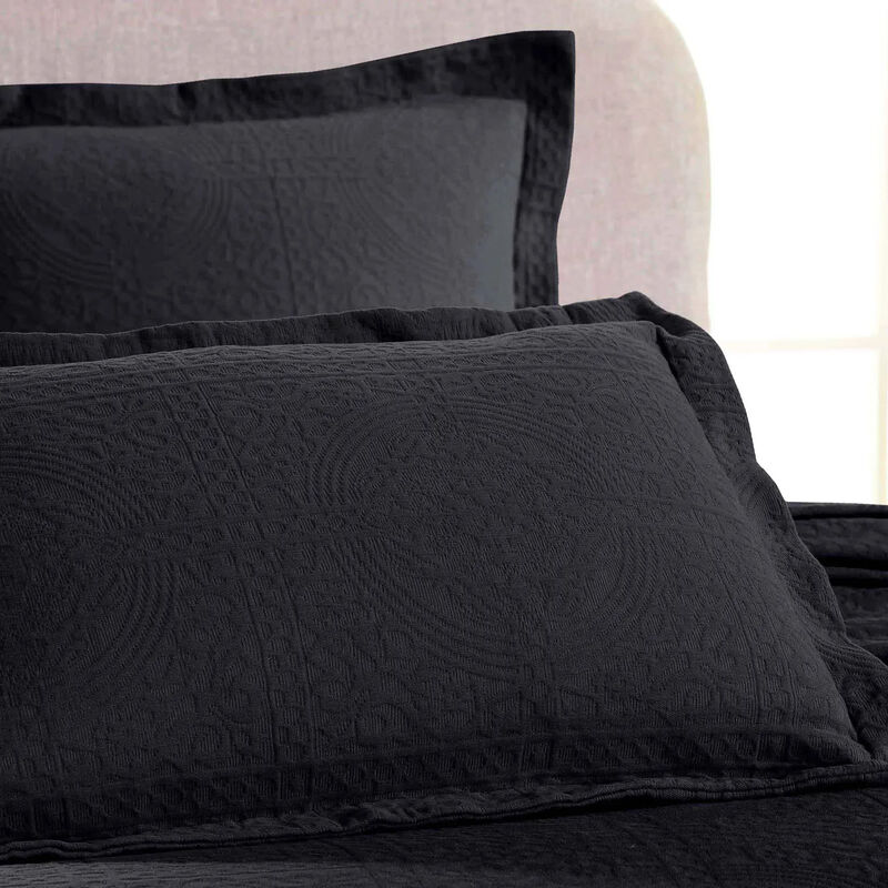 Lightweight Cotton Matelasse Bedspread and Shams Set for Bedroom image number 3