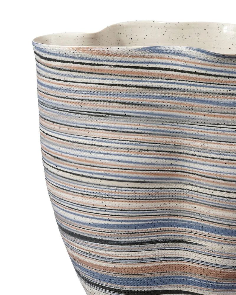 Undulation Porcelain Vase image number 2