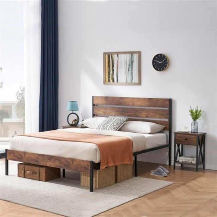 Industrial Metal Platform Bed Frame with Slatted Wood Headboard and Footboard &ndash; Stylish and Durable