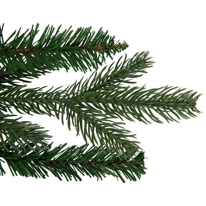 Grande Spruce Artificial Christmas Wreath  48-Inch  Unlit