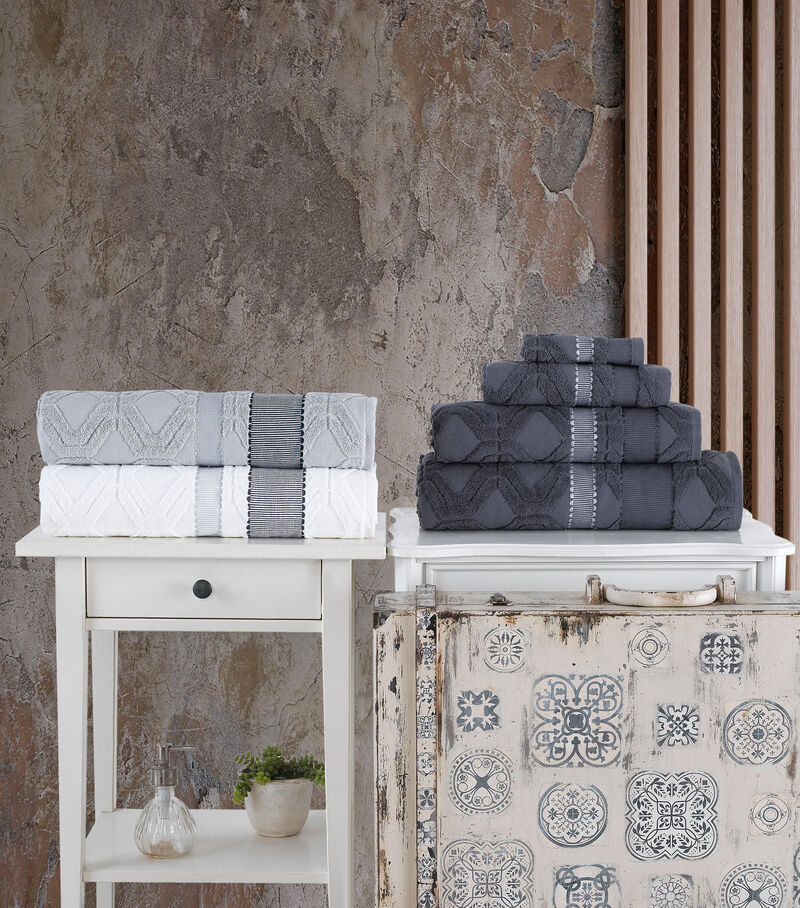 Brooks Brothers Large Square Wash Towel