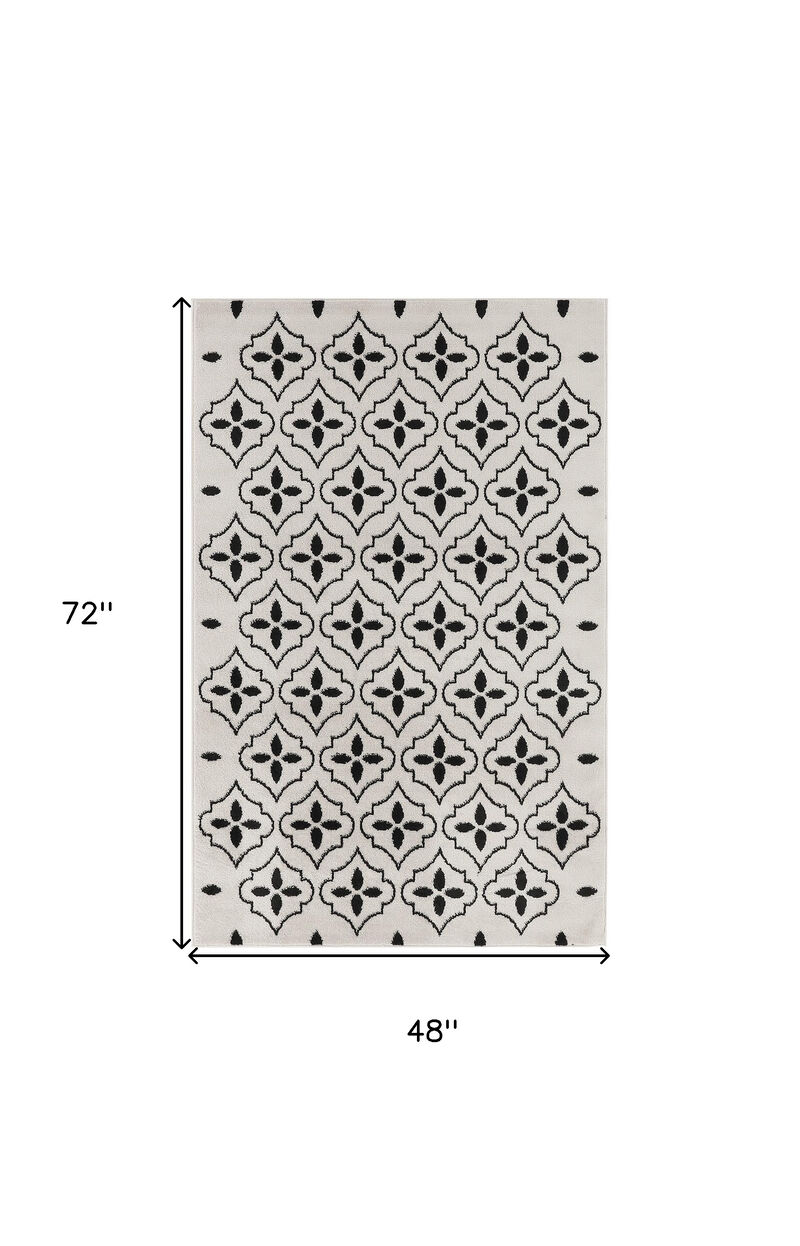 HomeRoots 4' X 6' Ivory And Black Geometric Indoor Outdoor Area Rug image number 4