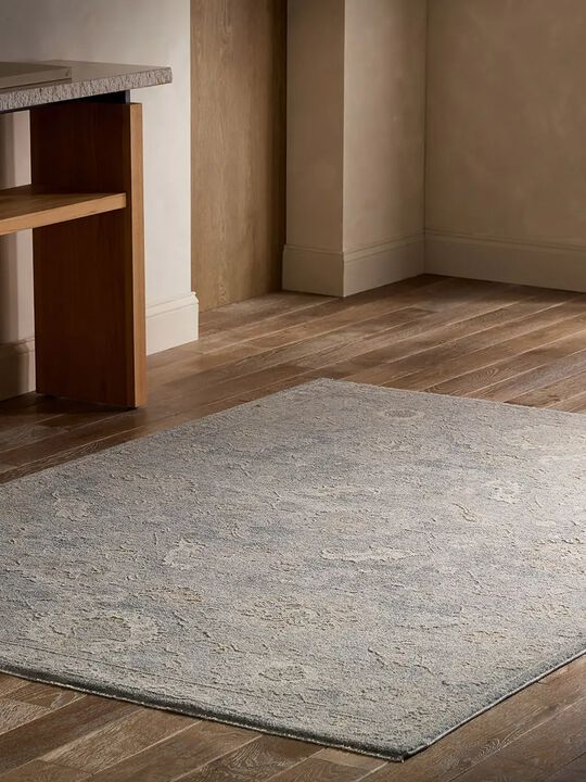 Vekhea Alara Silver 7'10" x 10' Rug