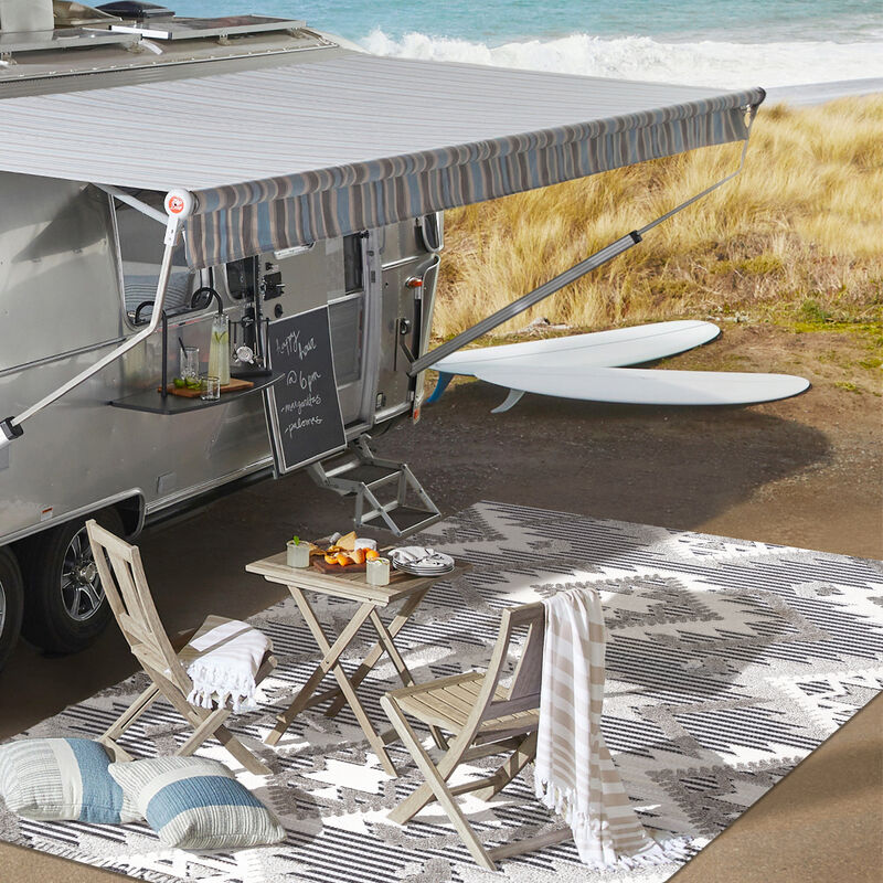 Sumak High-Low Pile Neutral Diamond Kilim Area Rug