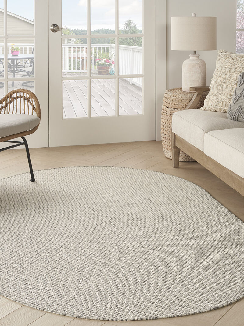 Courtyard COU01 Ivory/Silver 6' x 9' Oval Rug