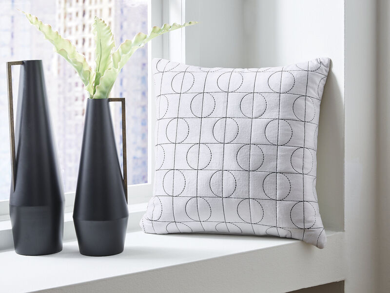 Kydner Pillow (Set of 4) image number 1