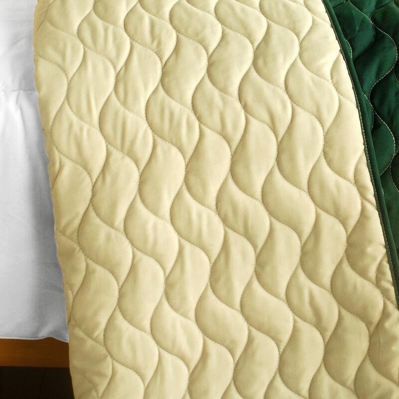 3-Piece Quilted Patchwork Quilt Set Lightweight All-Season Bedding image number 2