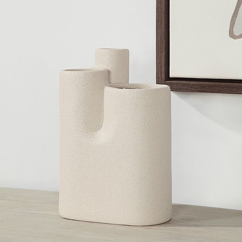 Renwil Fontaine Vase In Cream Color