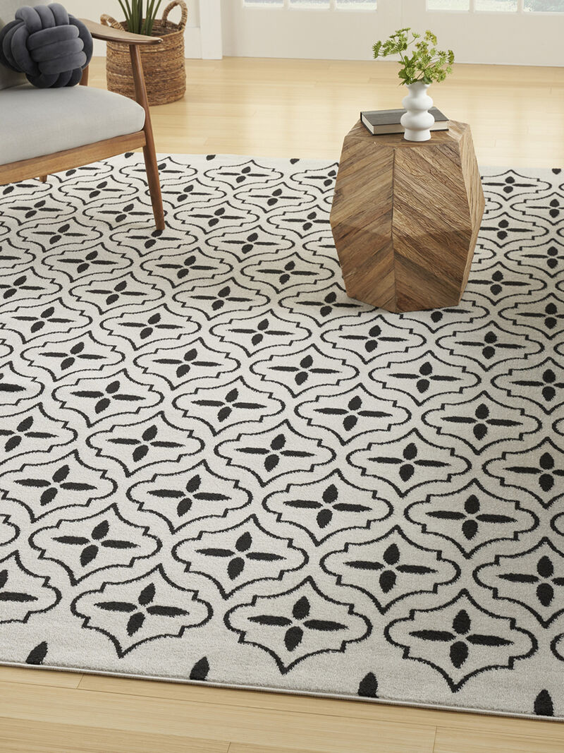 Nourison Essentials NRE04 Ivory/Black 6' x 9' Rug