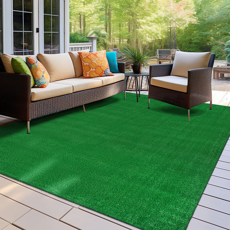 World Rug Gallery Artificial Turf Solid Grass Indoor Outdoor Area Rug:  Stain & Fade-Resistant,  Low Pile
