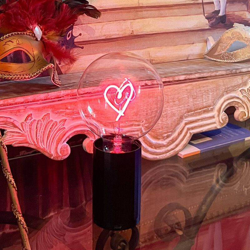 Bulb HEART Red with Base Table Lamp PORTABLE Pop image number 0