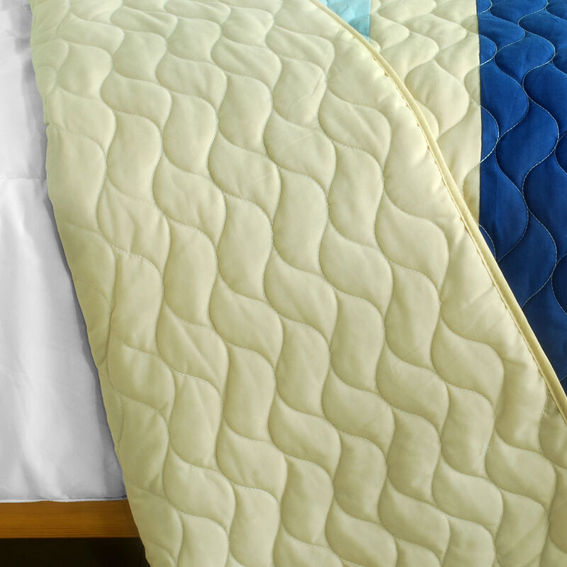 3-Piece Quilted Patchwork Quilt Set Soft Lightweight Bedding image number 3