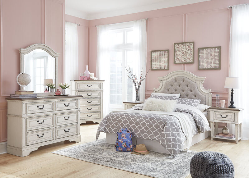 Realyn Dresser image number 1