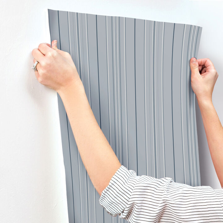 Lascelle Light Blue Modern Pinstripe Wallpaper