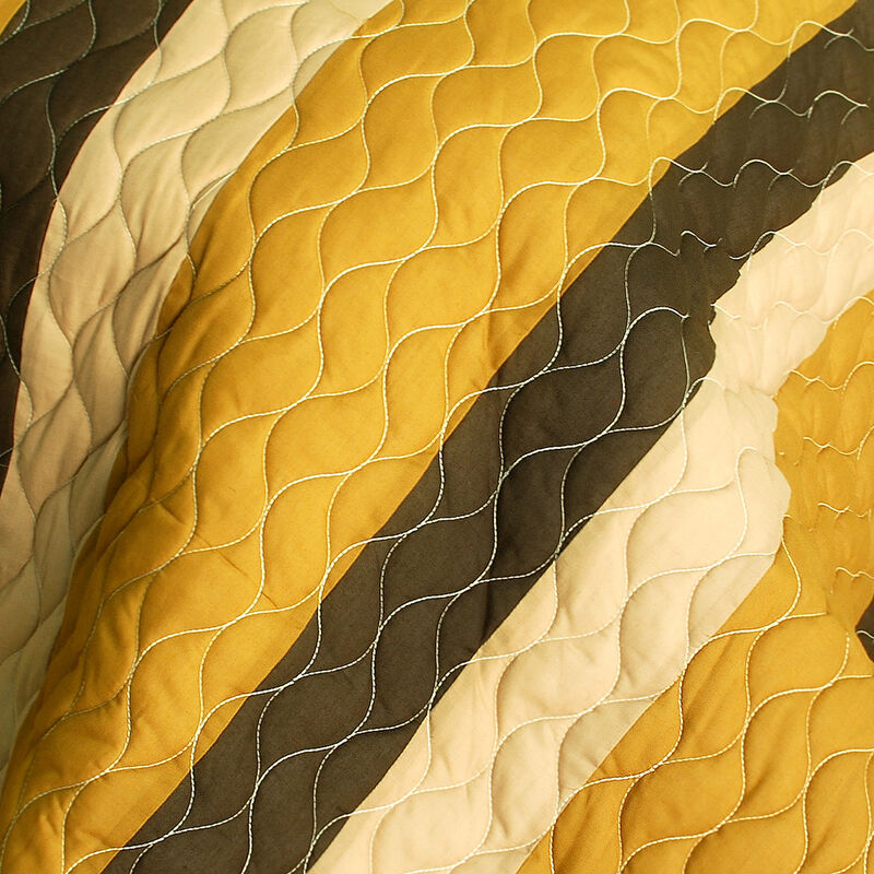 Queen Size 3-Piece Vermicelli Quilted Patchwork Quilt Set with Matching Shams image number 2