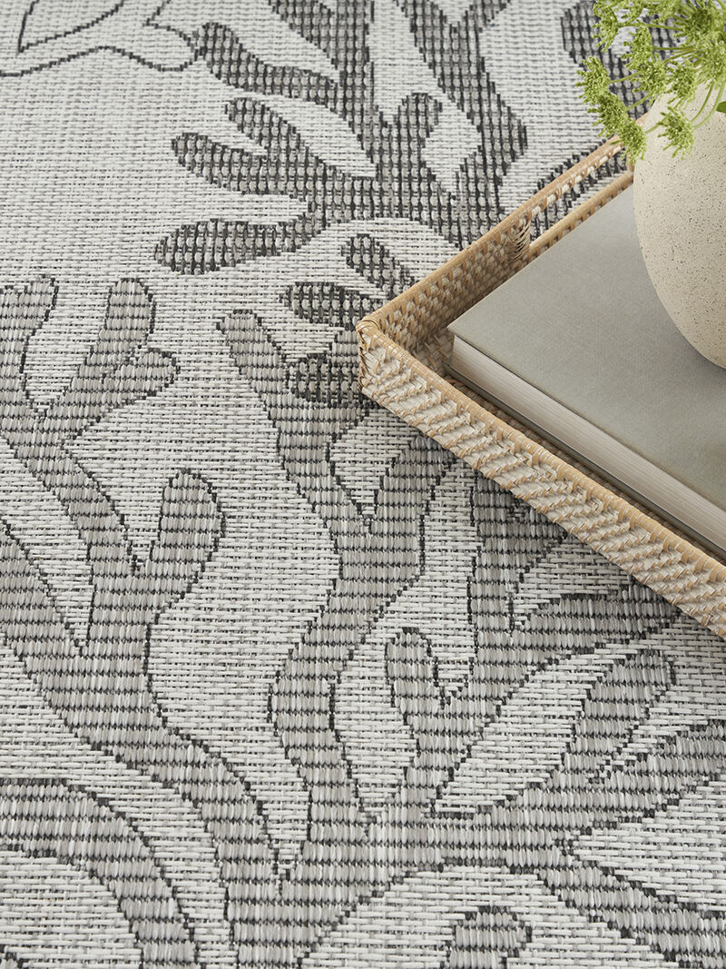 Garden Oasis GOA05 Gray 3' x 5' Rug