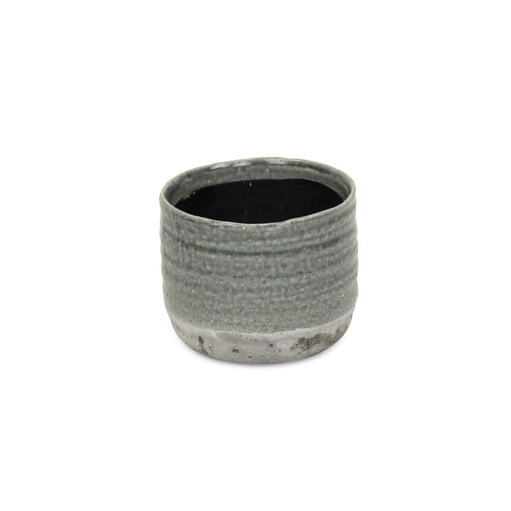 HomeRoots Gray Ceramic 19 Ounce Two Toned Round Distressed Pot Planter