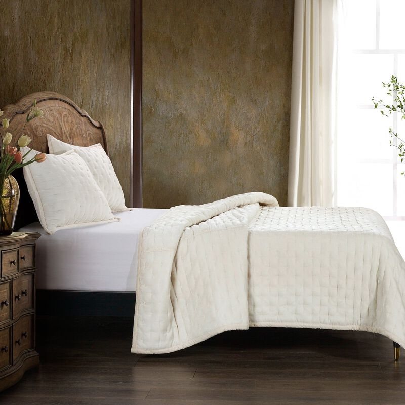Stella Pintuck Stone Full/Queen Quilt Set image number 2