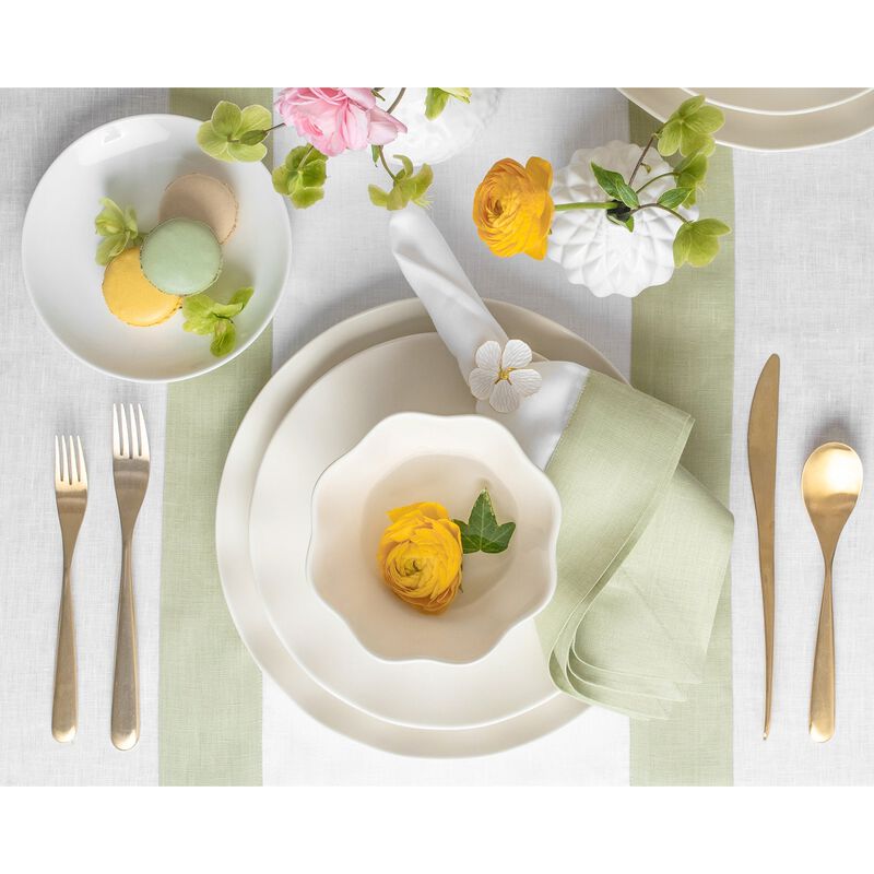 Solino Home Contempo 100% Linen Table Runner &ndash; Handcrafted, Machine Washable, Perfect for Holiday and Everyday Dining
