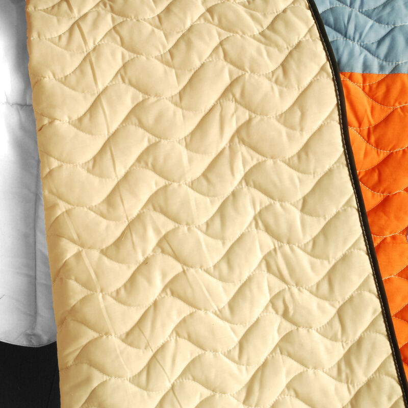 3PC Patchwork Quilt Bedding Set with Vermicelli Stitching Design image number 4