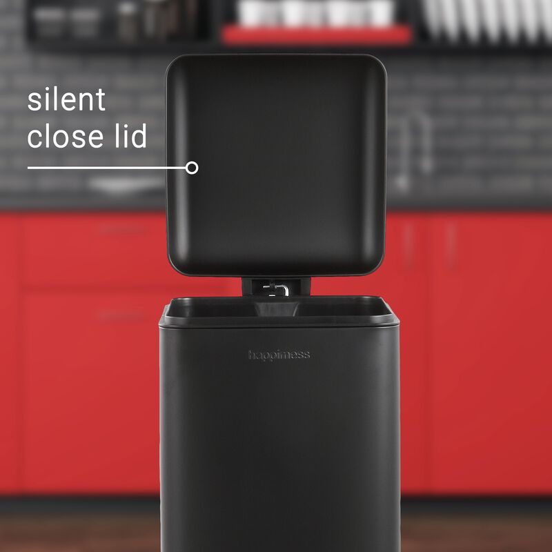 Betty Retro 8-Gallon Step-Open Trash Can