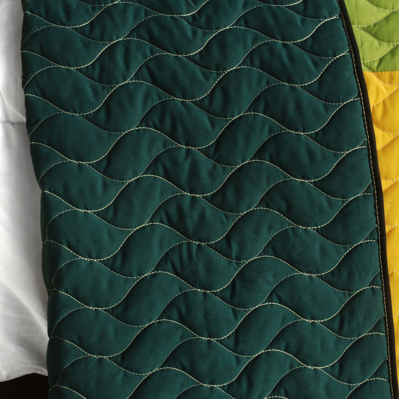 3PC Patchwork Quilt Bedding Set with Vermicelli Stitching Design image number 3