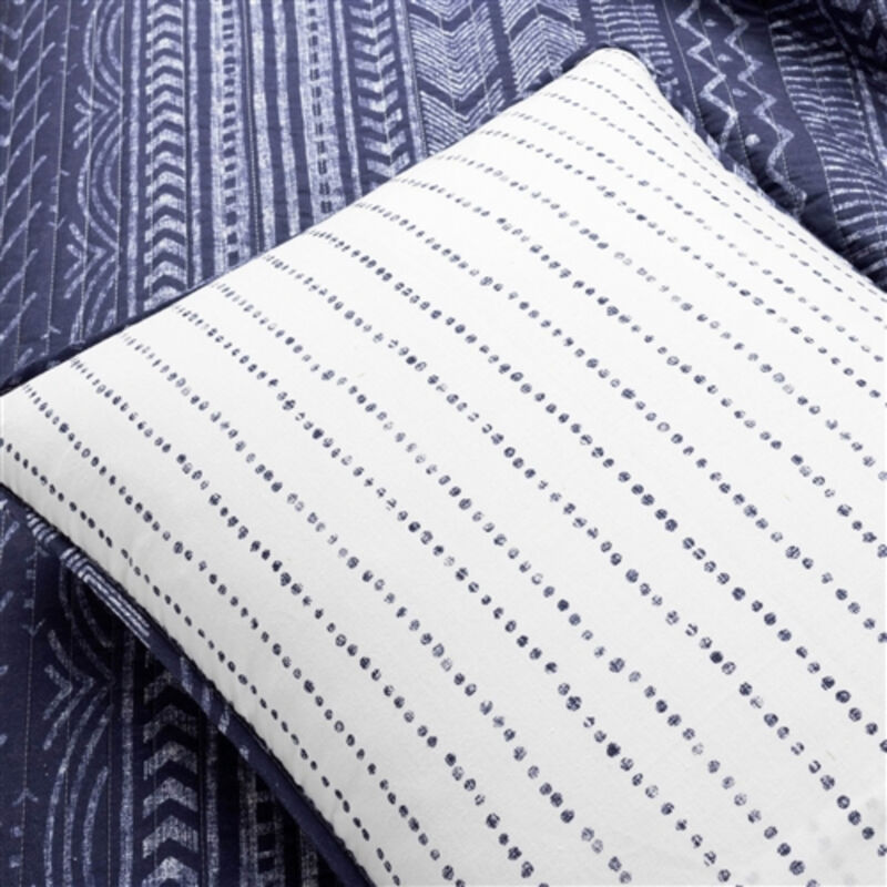 Scandinavian Chevron Stripe Reversible Cotton Quilt Set for Modern Bedroom