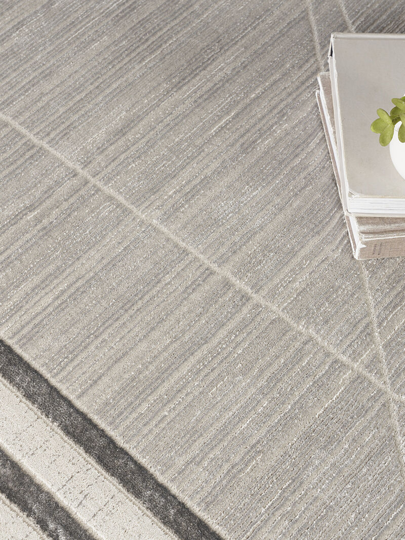 Desire DSR01 Gray/Silver 9' x 12' Rug