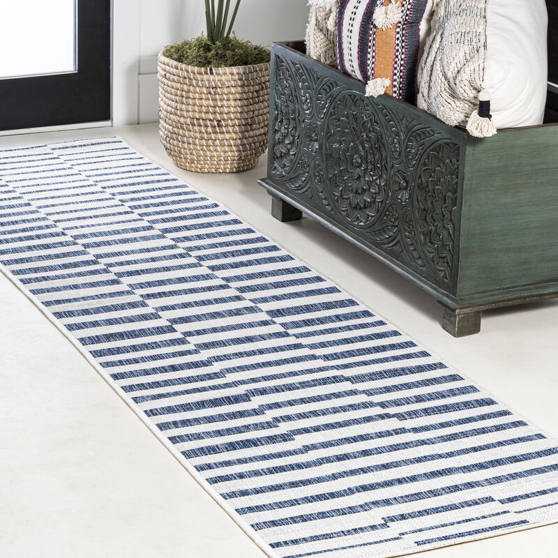 Sukie Modern Offset Stripe Indoor/Outdoor Area Rug