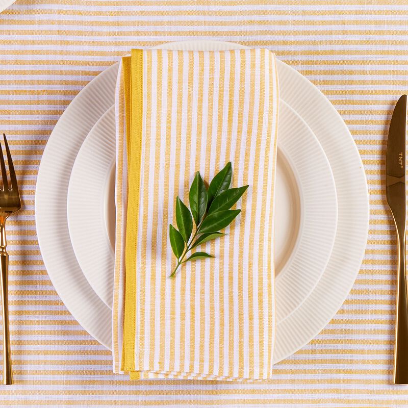 Solino Home Carmine 100% Linen Dinner Napkins &ndash; Set of 4, 20 x 20 in, Machine Washable, Holiday and Everyday Dining