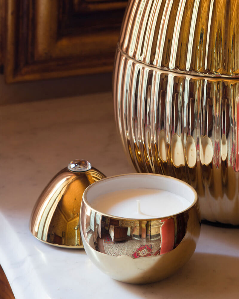 Candle in Ceramic Egg BOIS DE ROUSSIE 7 oz Gold 5.12 diam. x 6.5 in image number 2