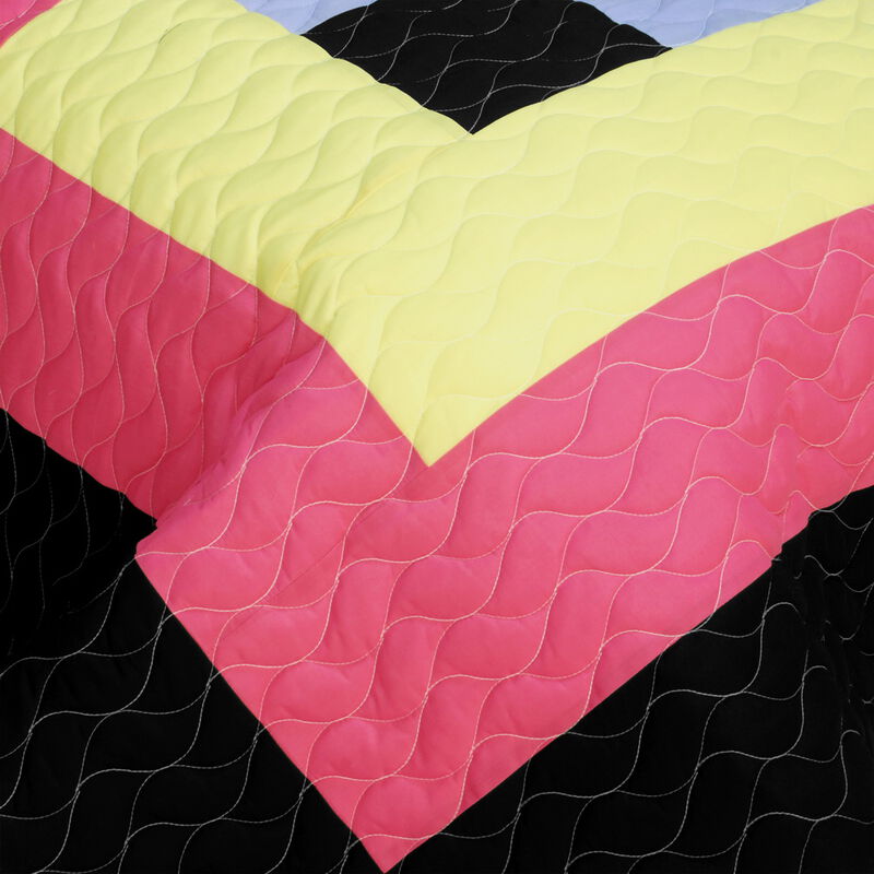3PC Vermicelli-Quilted Patchwork Quilt Set Lightweight All-Season Bedding image number 3