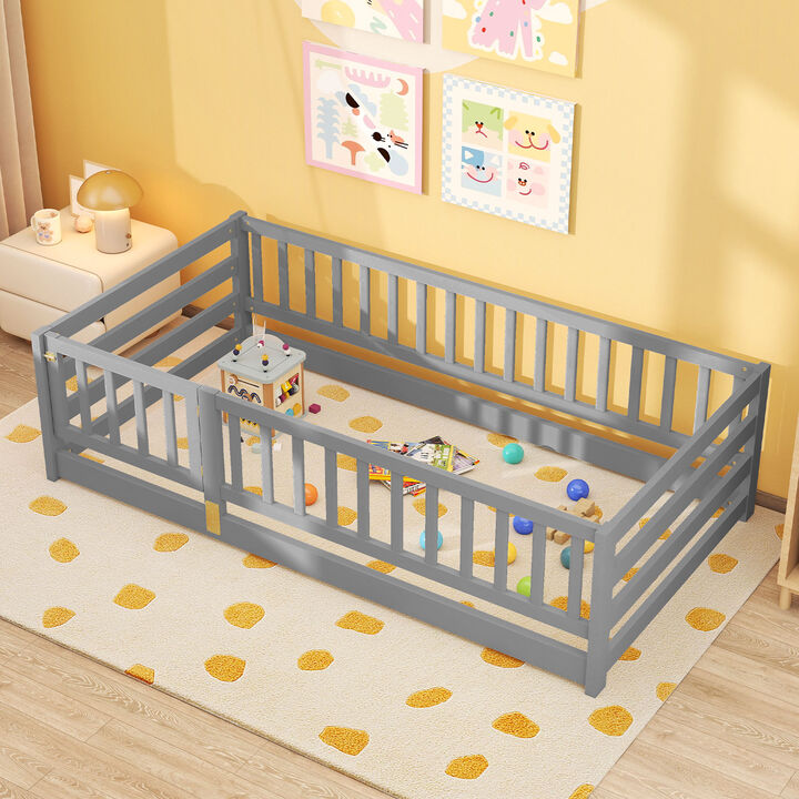 Children&rsquo;s Floor Bed Playhouse with High Fence and Door