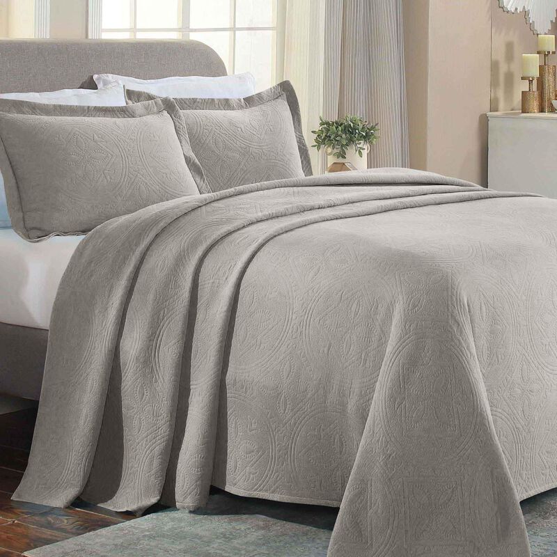 Lightweight Cotton Bedspread Set 3-Piece, Celtic Circle Patterned Matelasse image number 3