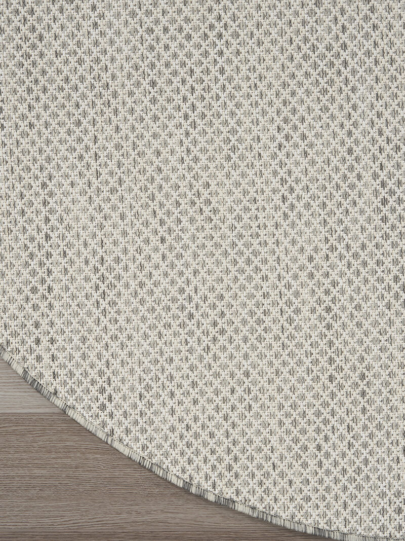 Courtyard COU01 Ivory/Silver 6' x 9' Oval Rug