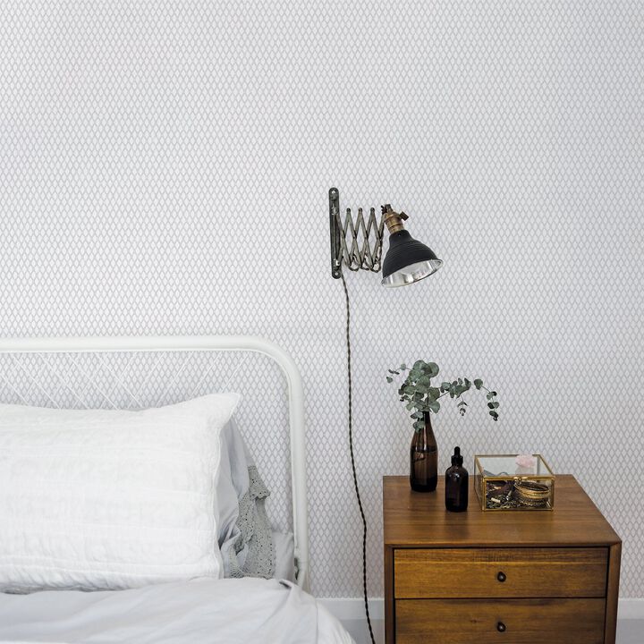 Small Prints Double Links Silver Grey Wallpaper G56655