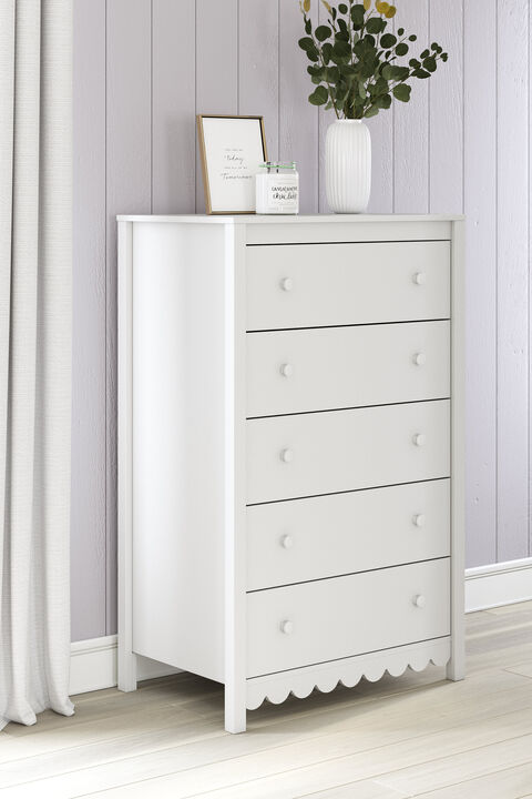 Hallityn Chest of Drawers