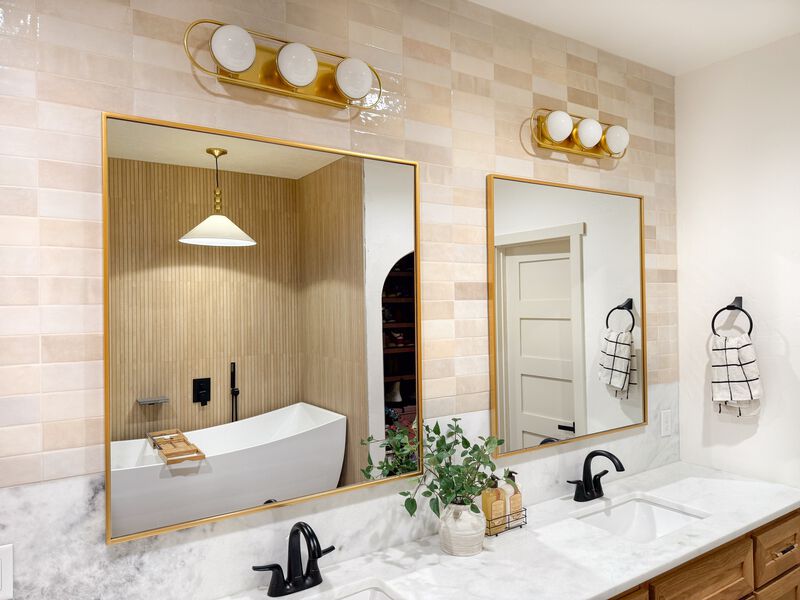 Amy Bath And Vanity image number 7