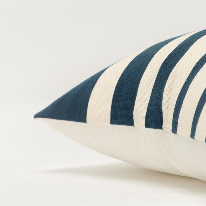 T20462 Pillow