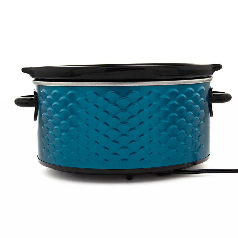 Brentwood Scallop Pattern 4.5 Quart Slow Cooker in Blue