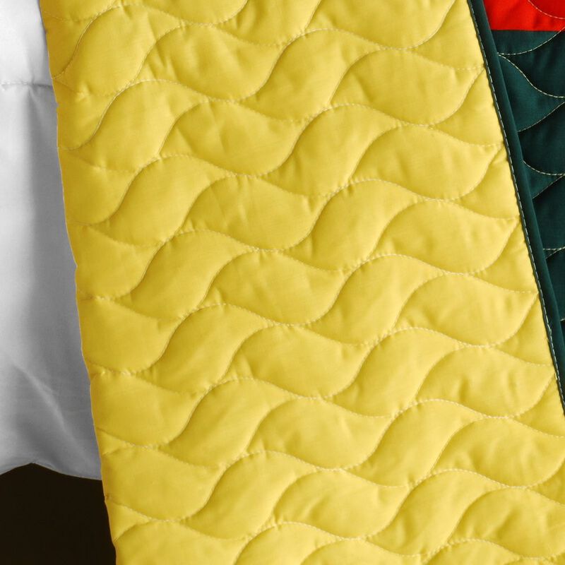 3-Piece Quilted Patchwork Quilt Set Lightweight Cozy Bedding image number 4