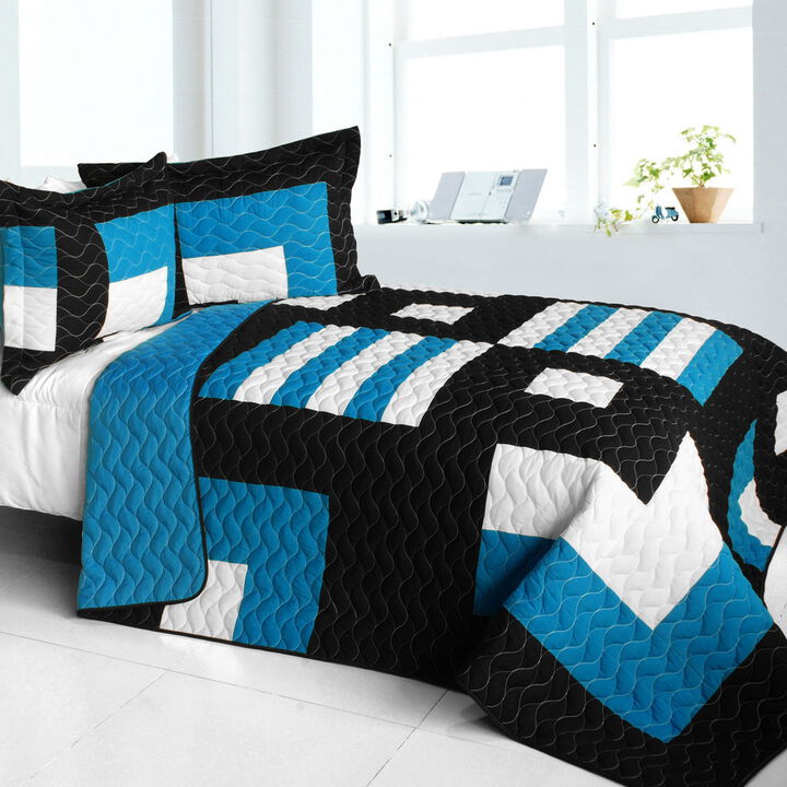 Queen Size 3-Piece Vermicelli Quilted Patchwork Quilt Set with Matching Pillow Shams