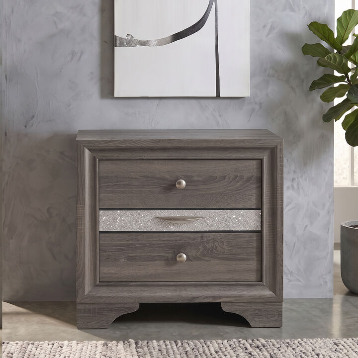 Darnavique 3-Drawer Nightstand